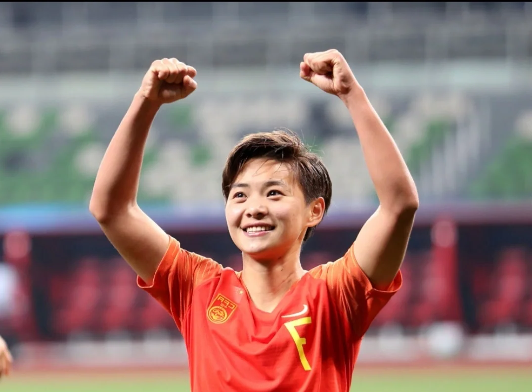 国内足球挑战赛：女足选手心怀必胜信念的简单介绍